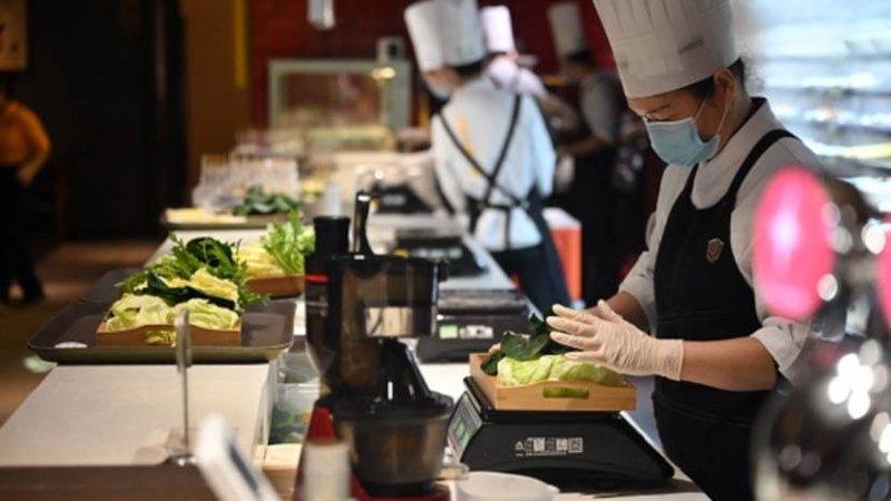 成都餐饮加盟总部支持服务：加盟商的坚实后盾