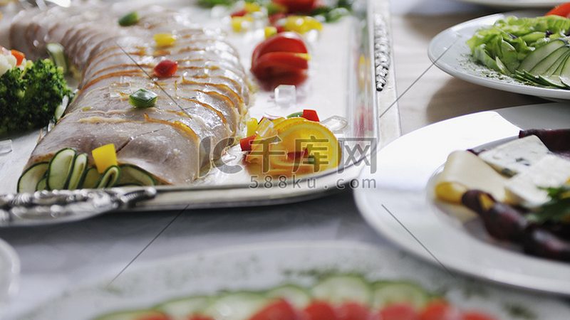 烘焙原料与普通食材的区别：揭秘烘焙界的秘密武器